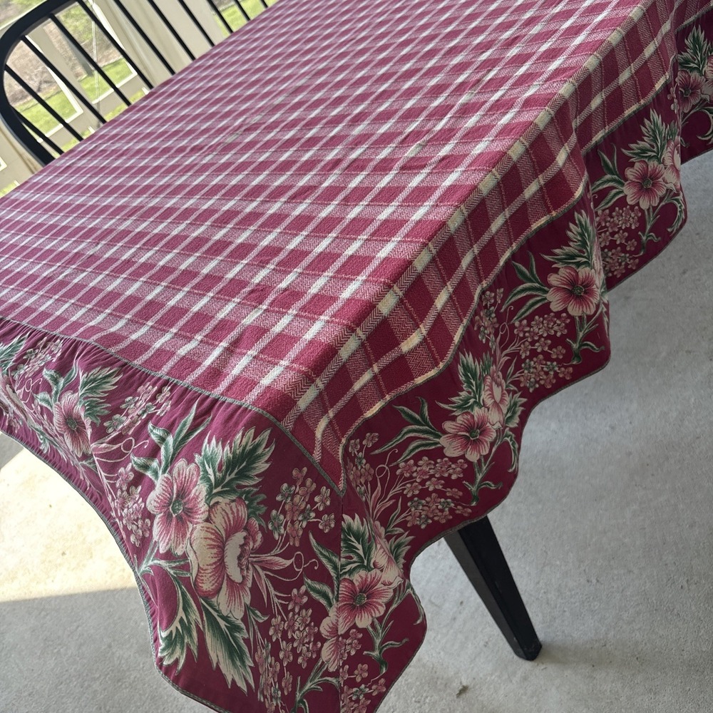 VTG April Cornell Tablecloth 89x58‎ Red Country Plaid Floral Border Farmhouse